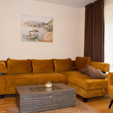 아파트 Trinity Apartment 산콘스탄틴앤헬레나