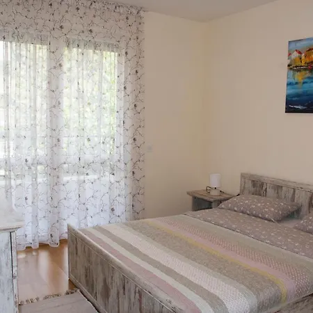 아파트 Trinity Apartment