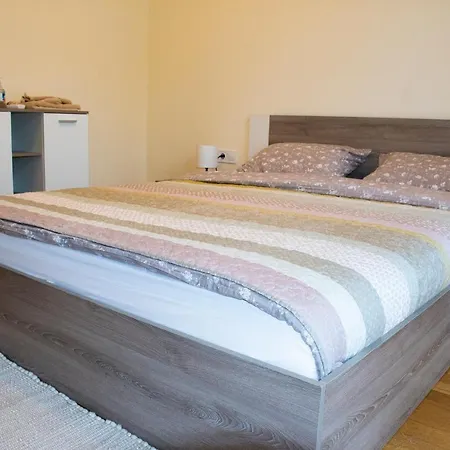 아파트 Trinity Apartment *