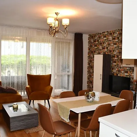 아파트 Trinity Apartment 산콘스탄틴앤헬레나