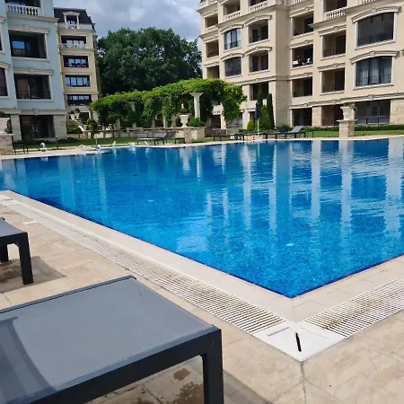 Trinity Apartment * 산콘스탄틴앤헬레나
