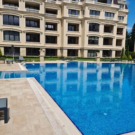 Trinity Apartment * 산콘스탄틴앤헬레나